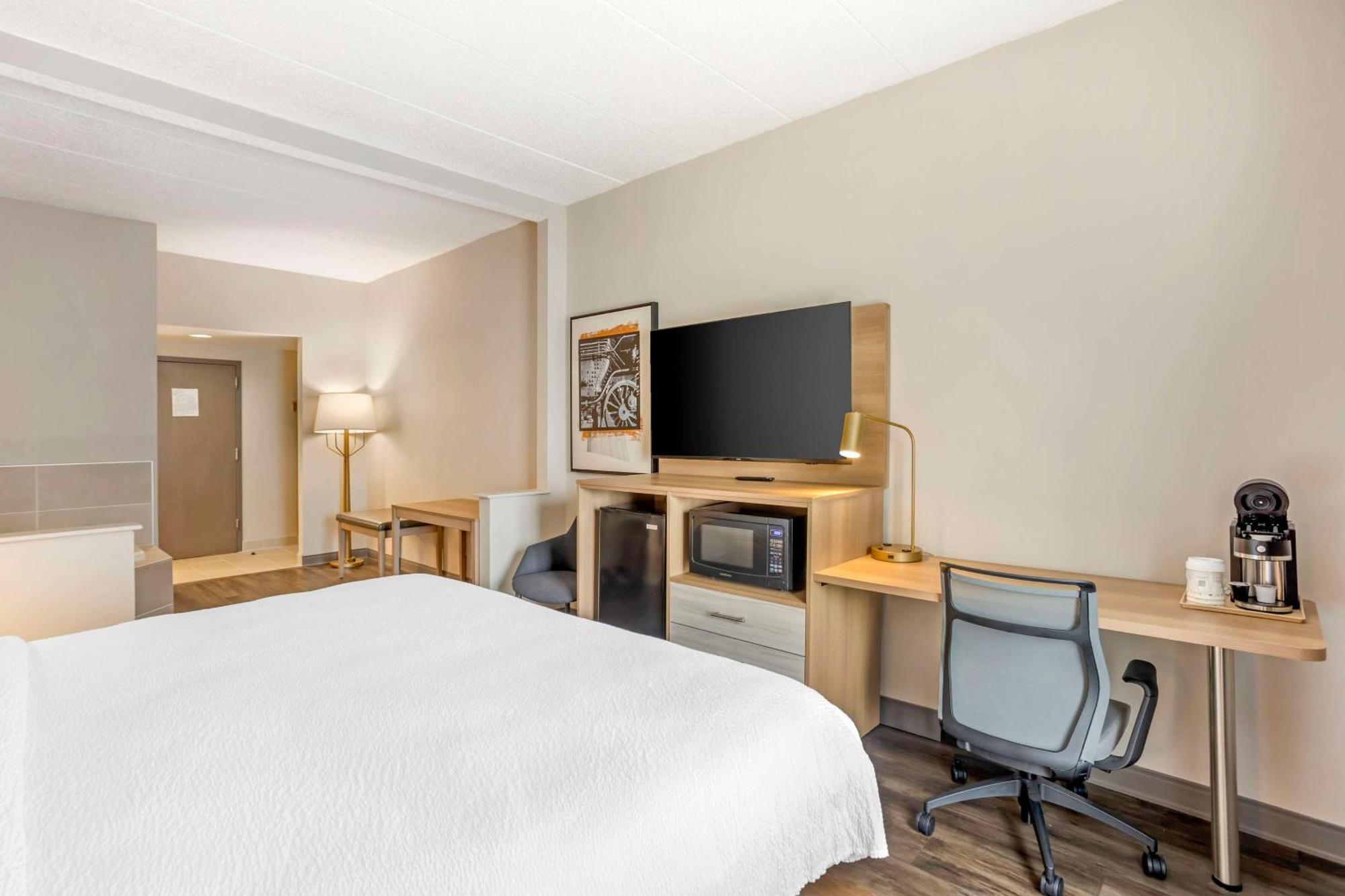 Best Western Plus Heritage Rail Inn & Suites York Exterior photo